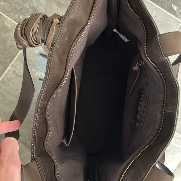 IDYLLWIND WOMEN'S BROWN ANTIOCH PIKE FRINGE TOTE HANDBAG - Picture 6 of 7